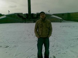 я там был, в Алматы было лето, вышел сфотографироваться  и сразу же обратно! ветер -40 !