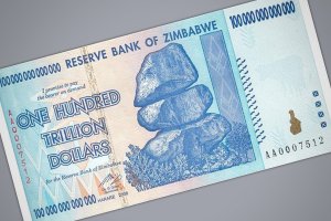 "Банкнота в 100 000 $ образца 1934 года является самой крупной выпущенной банкнотой." Наверно стоит уточнить, что является самой крупной в USA, потому, что бывает и покрупнее: