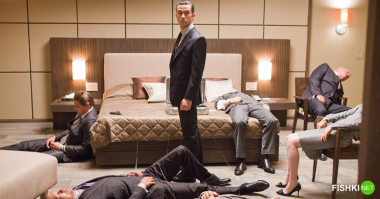 Тот неловкий момент, когда опоздал на вечеринку...