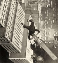 Баланс на доске на крыше небоскрёба. США. 1939.