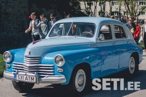 Замечательная история  У нас в Нарве (Эстония) тоже есть похожая красавица :)
Вижу её даже сейчас...(стоит недалеко от моего дома в гараже в частном секторе;))