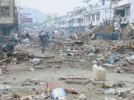 Вспомни цунами 2004-го года в Азии (230000 погибших). Их тоже Б-г проклял?