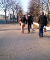 Это не лето, все в куртках, стыдоба!