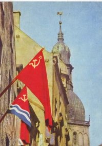 Время назад не вернёшь, оно безвозвратно. Бывшие республики вновь в союз не соберёшь,– это просто не возможно. Однако ностальгия и меня иногда донимает. Особенно в нете и разговорами с друзьями, родственниками и знакомыми.