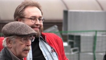 И в какой тюрьме так откормили позорище Великого Актера?