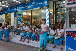 Вот, это из моей поездки, зарисовка улочки Патонга ( не Бангла) массажные салончики с готовыми на всё массажистками, могут схватить за руки и утащить в свою келью