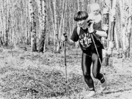 Она ездила в Анапу и растила дочку Ульяну))