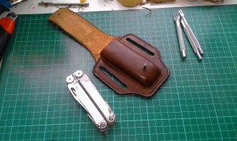 А вот мой крассавец (который Tenacious) . Ни разу не подводил. Это что касается EDC. 

Из мультиков Leatherman Wave. Но с собой не ношу, лежит в ящике для инструмента. Но одежку ему все равно сшил ))