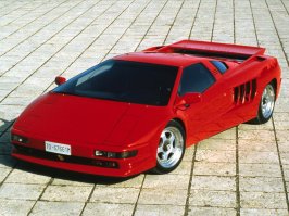 Автомобиль Cizeta Moroder V16T был создан фирмой Чизета основанной двумя выдающимися итальянсами — композитором, поэтом, кинопроизводителем, художником, предпринимателем Джорджио Мородером и гениальным конструктором Клаудио Дзамполли. В середине 1980-х они загорелись мыслью о создании поистине уникального суперкара поражающего воображение того времени своими характеристиками, инновационными идеями и бесконечной роскошью.