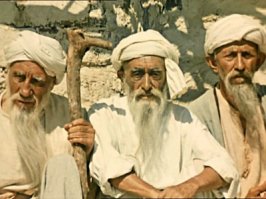 "давно здесь сидим"