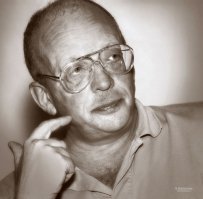 Леонид Володарский. На нём выросли все, у кого был VHS видак.