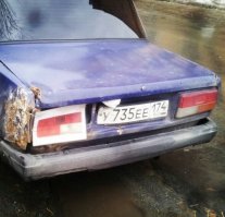 Сделал бы фон синим и ваще незаметно было бы.