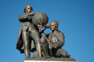 Монгольфье́р (фр. Montgolfière) — аэростат с оболочкой, наполненной горячим воздухом. Название получил по фамилии изобретателей братьев Монгольфье — Жозеф-Мишеля и Жак-Этьенна. Первый полет совершил в городе Аннонэ (Annonay, Франция) 5 июня 1783 года.