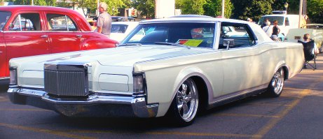 Ну не идет Волге данный тюниг, не смотрится вообще, вот этой машинке идет -