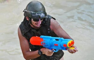 Противодронная базука SkyWall 100+ Видео