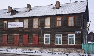Красноярск 2015-2016. Бараки. Там живут люди. В некоторых туалеты и водоколонки на улице.