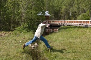 Только не смейтесь. Периодически езжу на оз.Стерж (Осташковский р-он, Тверская обл.)на рыбалку и вот такая она река Волга в истоке !