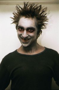 не перестану слушать!!!!

Хватит, 
Претворяться живым, 
Когда все вокруг, мертвы, 
Когда все мертвы. 

Умерли давно, 
Те кого я любил 
И кем был я любим, 
Что ж прощайте... 

С двух сторон сгорела, 
Сожжена моя свеча. 
Как все потемнело, 
Небо и земля прощай. 

Здесь, 
Я вижу смерть, 
Вижу свет, 
Как видят свет, 
Как свет звезды, 
Как свет любви, 
Которой нет. 

Она ушла, 
Она завет, меня во мрак. 
Уходит боль, 
Уходит страх, 
Пусть будет так.