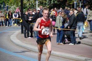 "бег на беговой дорожке в течение 80 часов"
выглядит примерно так