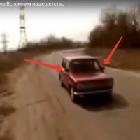 половина реклам-фейки новодельные... например про жигули 01 и 02...
во первых комплектовались машины всегда одним и только левым зеркалом... в начале круглым а потом прямоугольным...они были хромированные и крепились на ласточкин хвост... а это уже двухсторонние пластиковые лопухи образца 92-94 года...

а некоторые старые видел в 80х...перед кино в кинотеатрах показывали... фитиль и рекламу...