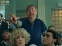 В Москве водитель рассыпал по дороге фаллоимитаторы