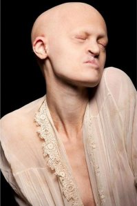 МЕЛАНИ ГАЙДОС