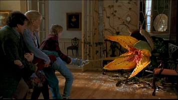 Смотри осторожнее с этим цветком.