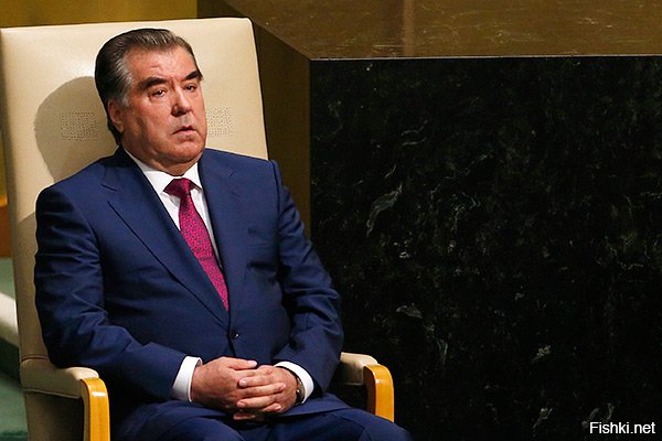 Таджикистану предрекли гражданскую войну из-за бессрочного правления президента.

Эксперты и общественные деятели предсказывают, что страна под руководством Основателя мира и Лидера нации (титулы Рахмона) готовится переиграть гражданскую войну 1992-1997 годов и пересмотреть ее итоги.