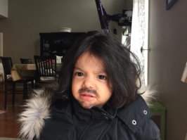 на Бондарчука похож, только с волосами