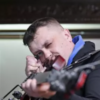 Собственно, с этой песни я начал слушать тяжелую музыку.
Это вновь я :)