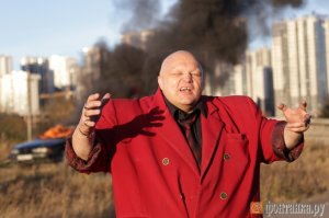 Это ж Барецкий на 15 фото!