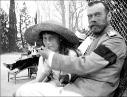 Николай II и его дочь Анастасия