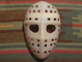 Вот такая советская на балконе лежит, правда сам не играл лет 7 уже