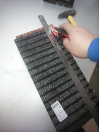 а для чего подрезано "в край", а потом все равно прямоугольник вырезан лишний?