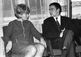 разводит походу