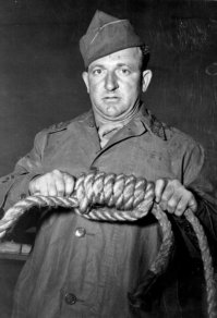 Не Джон Вуд, а Джон ВудС ! Если чё... А выглядел он так :