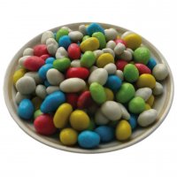 Автолавка привозила пару ценных товаров: конфеты подушечки, они же Дунькина радость, с джемом внутри (редко), "Морские камешки" - изюм, покрытый глазурью (очень редко), и драже мятное(постоянно).