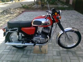 брат в 1980 году покупал яву за 1100!!!