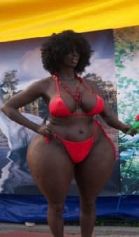 Вот это её разнесло за каких то пару лет,если так дальше пойдёт то лет через пять примерно будет что то типо этого