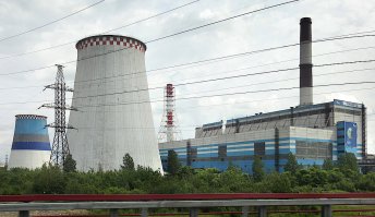 ТГК-1 Южная ТЭЦ (Санкт-Петербург)
Занимает около 1 кв.км.
Установленная электрическая мощность — 1207,0 МВт
Установленная тепловая мощность — 2353,0 Гкал/ч

Всего около СПб 6 ТЭЦ, ну и ЛАЭС, конечно.

«Айванпа». 13 кв.км. 392 МВт. Что это, Карл?

(фото