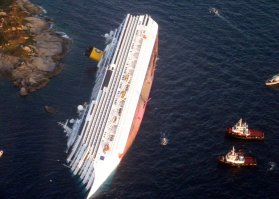 Не к ночи будет помянуто, но....
.
Что-то вспомнился лайнер «Costa Concordia»,
который тоже курсировал в Средиземном море.