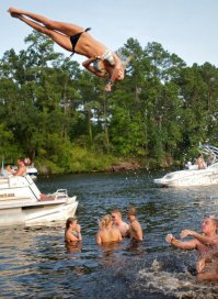 какая коасота, даже в полете девчонки прекрасны))