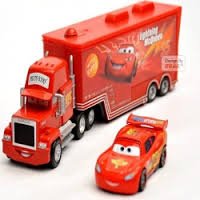 Потрясающий тягач-стримлайнер для перевозки автомобилей