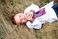 Не надо диктовать, что писать, а что нет:
О НАЦИОНАЛЬНЫХ РАЗНОГЛАСИЯХ - мир не рухнул, не так ли? 

К сожалению много неточностей допущено в отечественных костюмах. Ну и у соседей тоже:

Это национальный костюм, а это



Даже стесняюсь предположить что.

 А эта просто похоже победительница выставки: