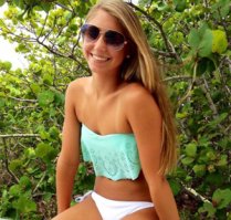 Автор, этой девушке место в другой подборке.ИМХО