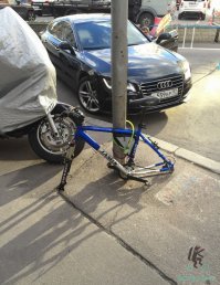 Странно, сиденье забыли забрать )))