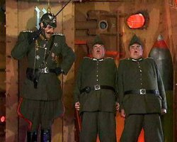 Чёт сразу вспомнились покорители Зусулов. Командир - майор фон Швальскопф Двенадцатый, наводчик Ганс Шмульке и простые солдаты Дранкель и Шванкель.
