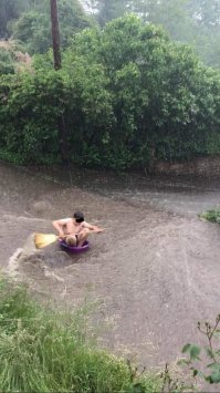 Пусть мама услышит, пусть мама придет