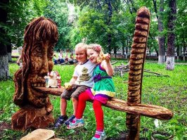 Суперклассно А это я так понимаю памятник тем, кто много чешет языком