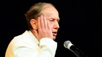 А что будет если сбросить гирю на крышку люка с 7 этажа? Пробьёт люк или нет?